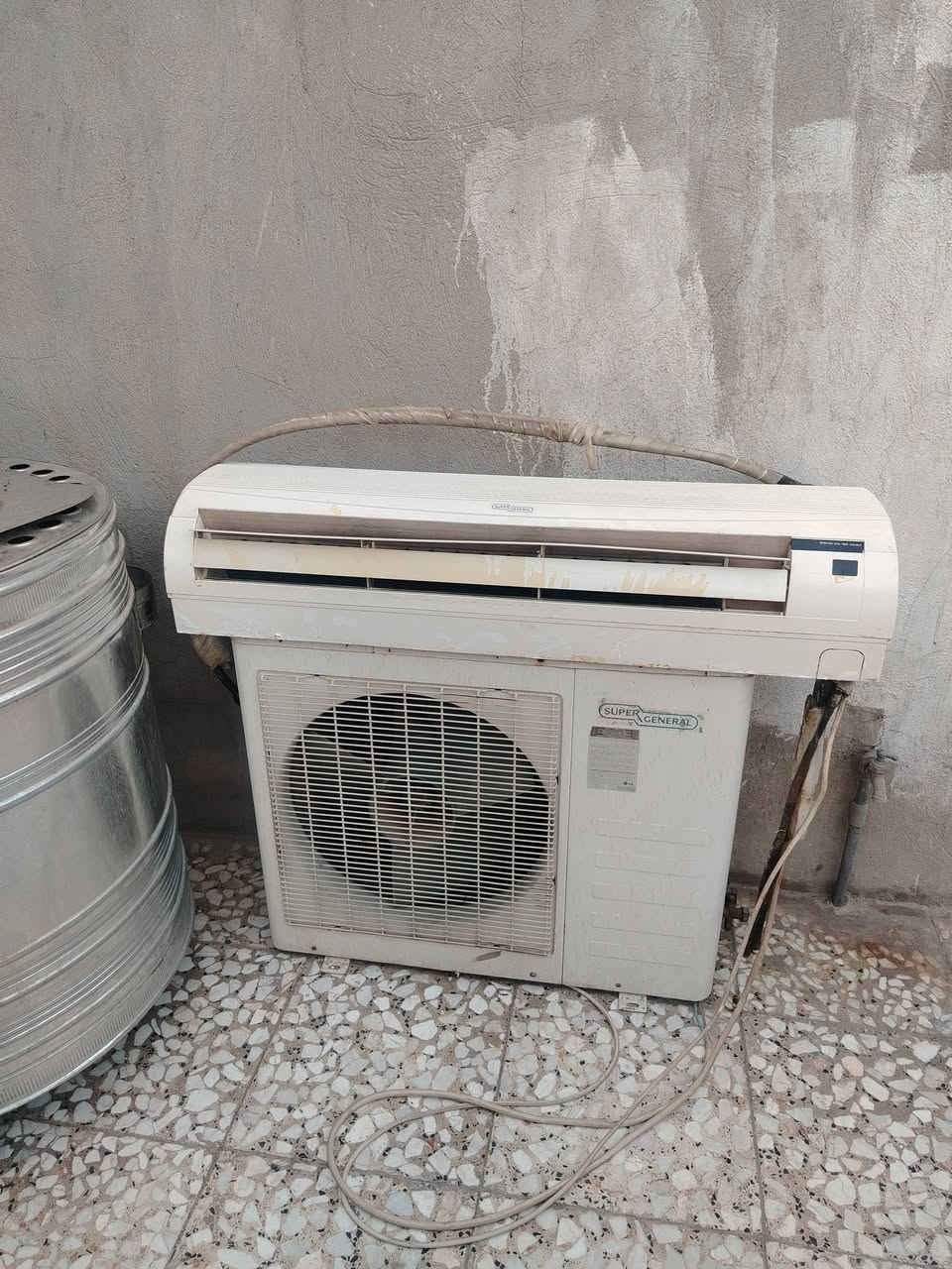 السلام عليكم للبيع سبلت جنرال 2طن شغال وثلج
سعره ٣٠٠ وبي مجال
***********
