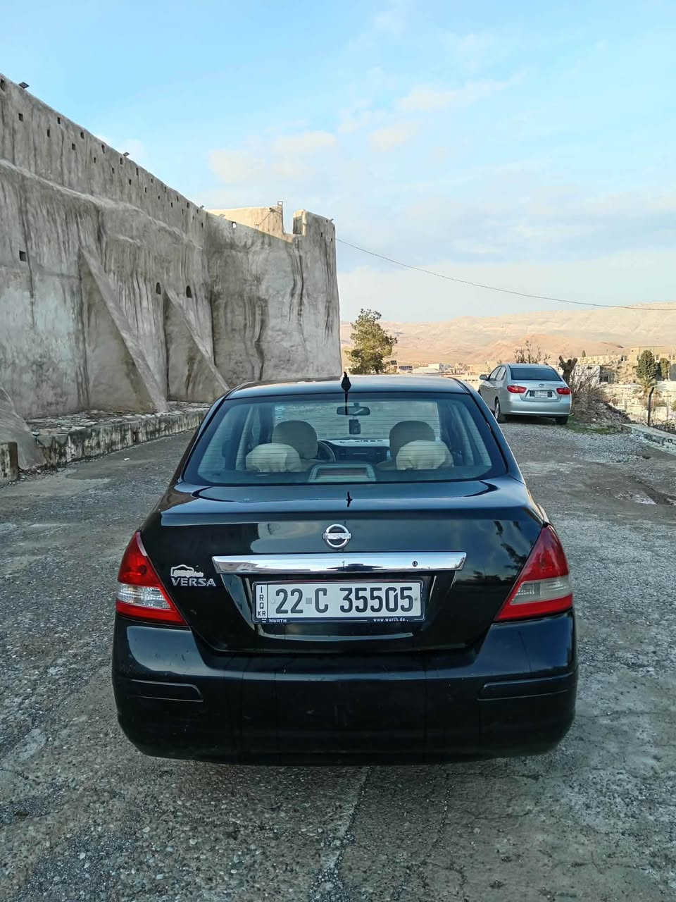 ڤێرسا مۆدیل ٢٠١١ هەزەو ڕەقەم و سەنەوی نوێیە گێڕوو مەکینەی بەشەرت تایەی تازەیە توندوو تۆڵە سێ پارچەو پەڵەیەکی بۆیاغە سعری ٧٦ وەرەقە 
***********
*********** كويسينجاك, أربيل
