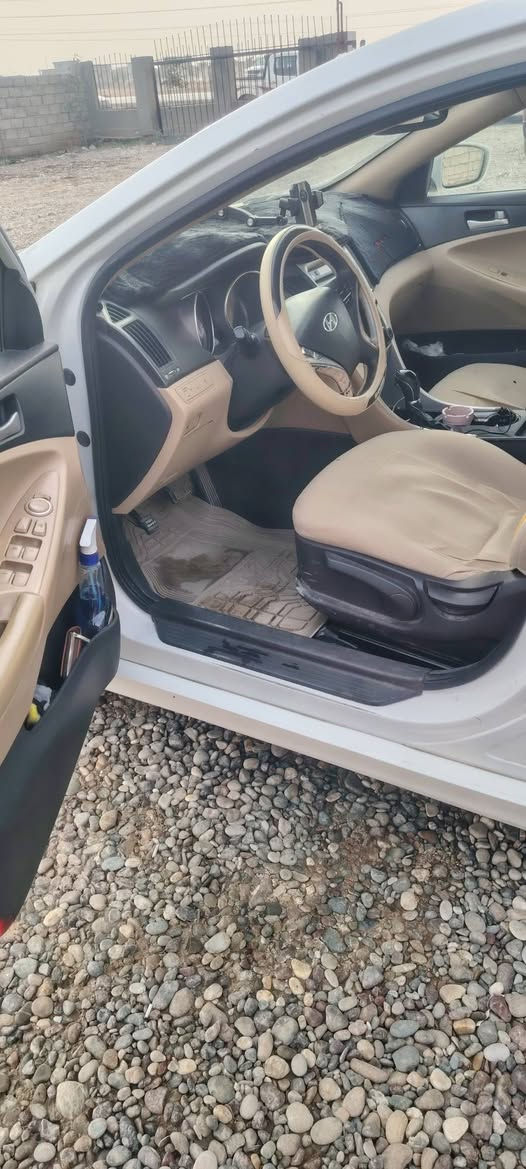 سلام عليكم سوناته مودل 2011 رقم نينوه محرك وكير شرط صدر طبه حار بارد شرط السعر 115 او مراوس حسب الغناعه  ***********
