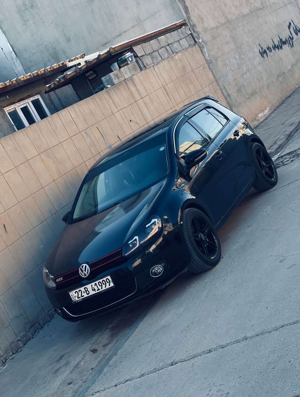 Golf mk6 tsi
موديل 2010. گير عادي سبورت6 گير
مه كينه 14 توربو. به شه رت نايده م مه كينه ي تاك ايش اكات و ده نگي تيايه توربوي به شه رت بي عه يب 
. مه كينه ي به 5 گه لايه 
بيطاقه ي به نزيني هه يه

چوار بارچه بوياخ لاي سه كن بي ده عم له سه ر شوخت بوياخ كراوه ده عمي نيه 
ويلي oz17 تازه به ستومه بوي و له گه ل چوار تايه ي تازه . 
لايتي شكل گولف 7فول ليد
ئاوينه باتمان
باڵى سپورت
 عنوان : كركوك
***********
سعر: 72 كركوك, العراق
