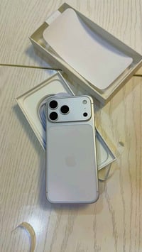 آيفون ١٧ برو ماكس • ٢٥٦ • بطارية ١٠٠٪