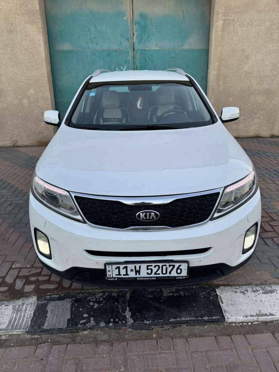 السلام عليكم كيا سورنتو 2014 خليجي رقم بغداد 
مكفوله من الصبغ وتبديل وسونار موجود بلصور 
مكينه 6سلندر 3500 كير 6نمر بصمه أبواب وتشغيل
لد خلفي أمامي حساس امامي خلفي كشن كهربائي 7راكب 3قطع تبريد تدفئه بردات خلفيه فول عده فتحه
مكان السياره كربلاء السعر 185 مجال بسيط 
 ***********
