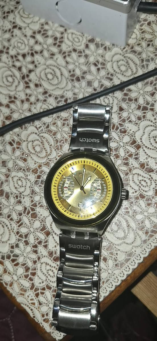 هذه ساعة سواتش آيروني (Swatch Irony) رجالية بحزام معدني.تتميز الساعة بميناء ذهبي اللون.تعمل بنظام حركة كوارتز السويسري.هيكلها وسوارها مصنوعان من الفولاذ المقاوم للصدأ. 
اعلى سعر ابيع


**إذا كنت صاحب هذا الإعلان وتريد حذفه لأي سبب، رجاءا أرسل رسالة إلى الدعم الفني**
