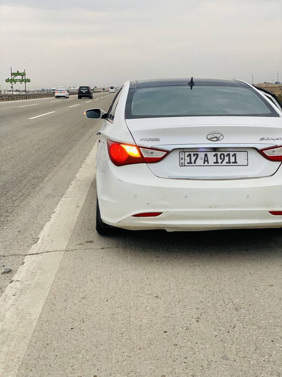 سلام عليكم 
سوناتا  2011 خليجي  
فول مواصفات عده البصمه 
سقف بانوراما  
اشاير بالمري
مري شفط
رقم مثنى مشروع وطني مميز
بأسمي مداور ثاني يوم
حدادية نظيفة محرك وكير كفالة
ضربتها جاملغ خلفي ضربة بسيطة مصلح بدون تبديل  
مكينة 2400 دوش 
تبريد قطعتين 
وباقي المواصفات المعروفة
سيارة جديده جدا
السعر 125 وبيها مجال بسيط
وترهم مراوس حسب القناعة 
للأستفسار ***********.
