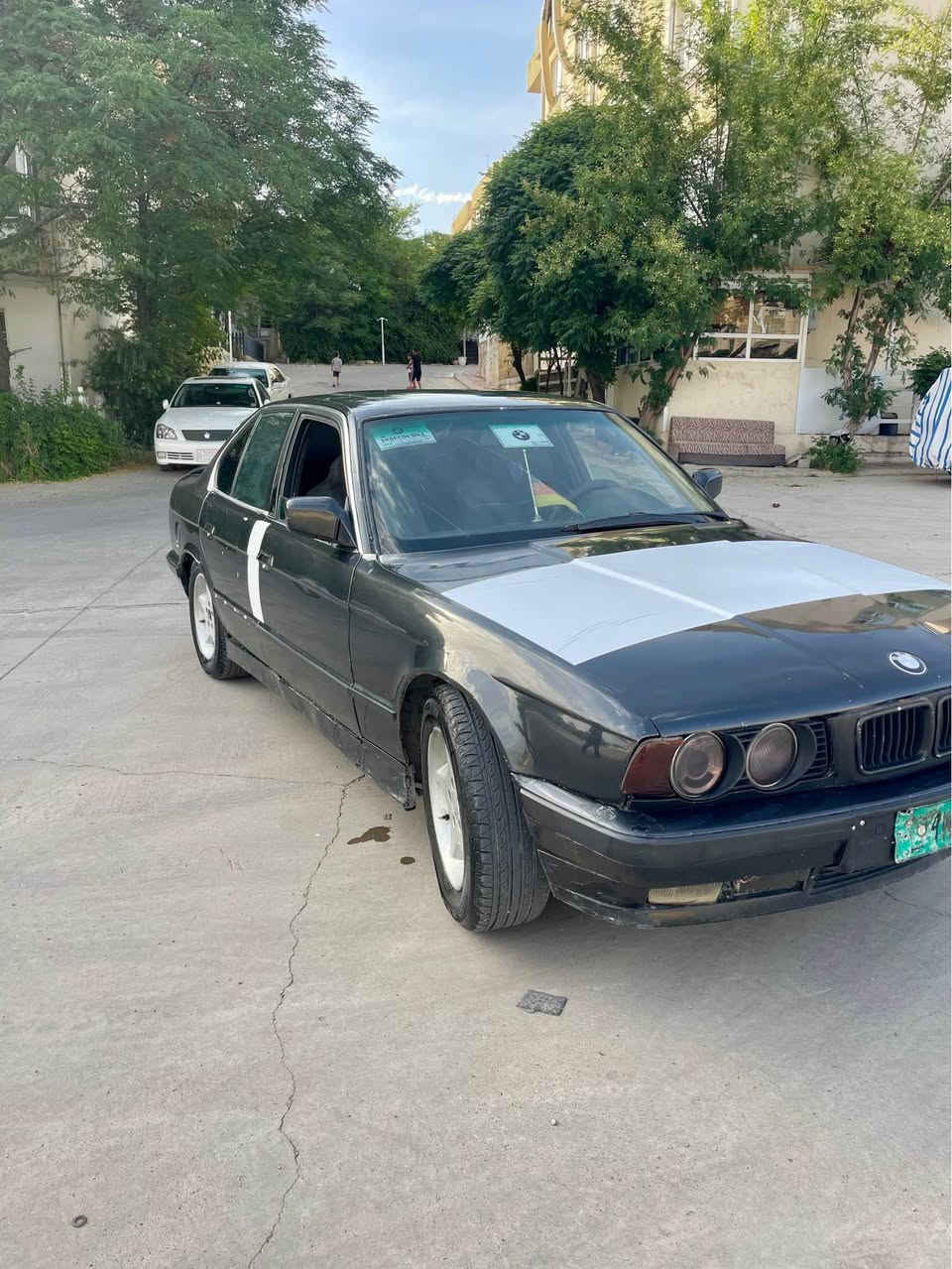 سەرەتا بەناوی خودا❤️❤️
BMW    مۆدێل:1991
مەكینە(525)كەپس گێڕ عادی
سعری (25)گەڵا 
ئاڕم پلاستیك هەولێر بەشەرتی ئەوەلیاتت موسو بڕاوە بەشەرت 
مەكینەو گێڕو ئەكسلی بەشەرت 
دوكەڵو بوخاری نیە كارەبای گشتگیانی بەشەرتت 
ئێنفلۆی بەشەرت
گەرمی بەشەرت 
تەبریدی نەقسی هەیە 
دەعمو لێدراوی قورسی نیە 
داشبوڵو بەرەدەرگای زۆر جوانو پاك ماوەتەوە . چوارجام كارەبا
سڵایتە مەزبوت ئیشەكاتت 
چوارتایەی لۆكی لەژێرە سپێری 
لۆكی لەگەڵە 
لێچونی گێڕو مەكینەو ئەكسلیشی بەشەرت قەترە لێچونی نیە 
ساڵانسای سپۆرتی لەسەرە سەیارەكە مەشەڵای لێبێت زۆر جایزە بۆ قوەتیش بەس ماشەلای دەوێتت 
قیستو قەرزو ئاڵو گۆڕم نیە 
سەیارەكە لەسلێمانیە 
ژم;***********فایبەری لەسەرە .  
ئەدمینی❤️❤️ السليمانية, العراق
