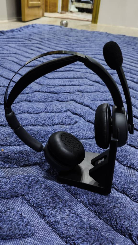 سماعه بلوتوث وسلكي ماركه اوربي اصلي سعره بالامزون 80دولار اني ابيعه ب25 الف يجي وياها دمبل سماعات ولا غلطه مكاني كربلاء *********** كربلاء, العراق
