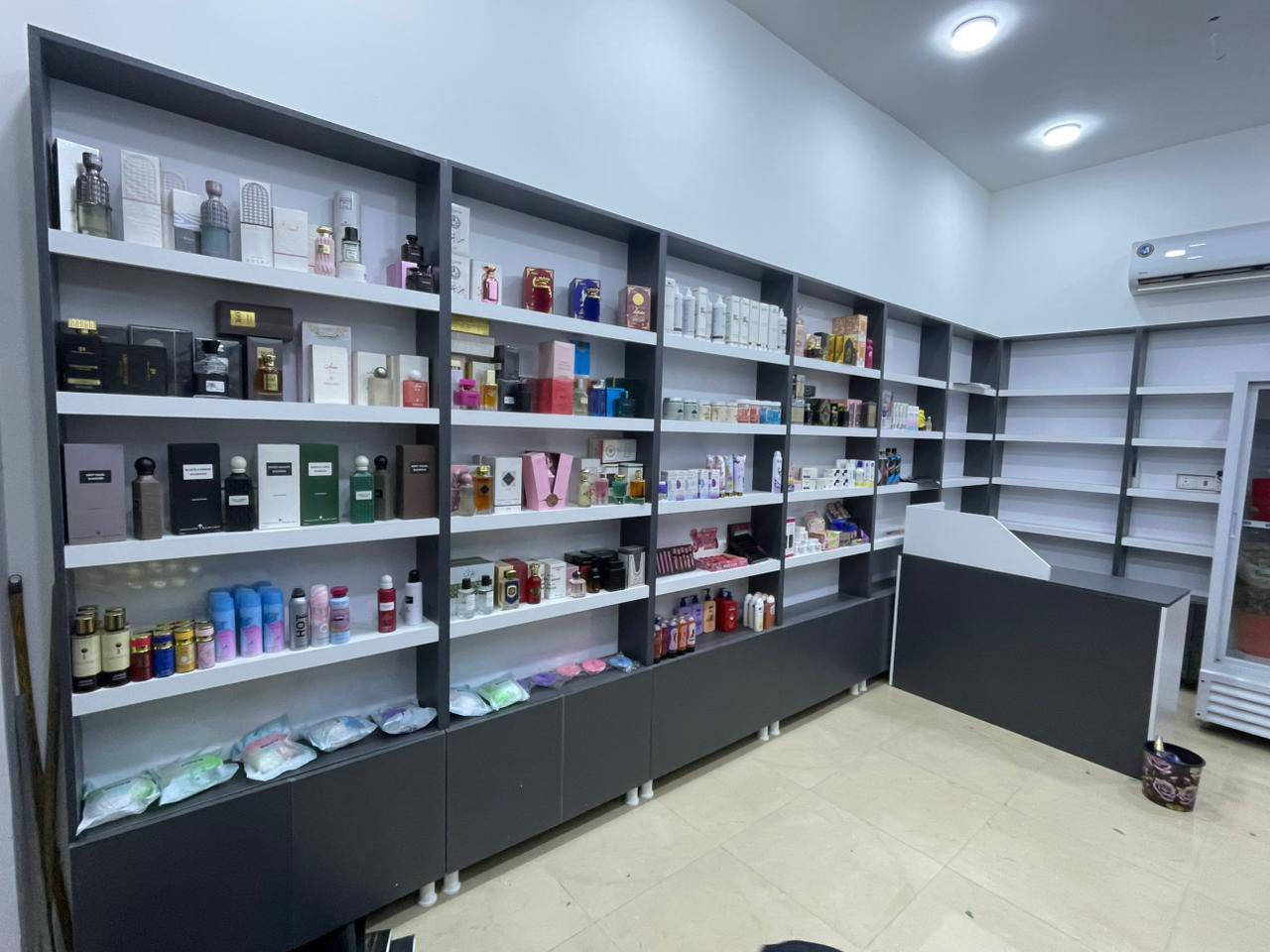 #للبيع ديكور فاترينات عدد 15 قطعة MDF للأستفسار خاص او على الرقم ***********
