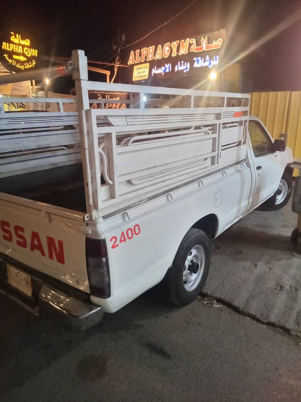 نيسان شبوط موديل ٢٠٠٢ معمره افر هول مكينه كير كفاله منضومه تبريد جديده العنوان بعقوبه ***********
