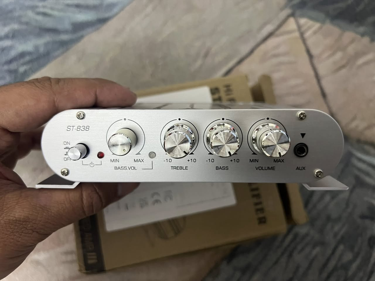 السلام عليكم
مضخم صوت بهذا الشكل 
قيم باليرضي الله او بالعافيه
متوفر توصيل كل المحافظات


**إذا كنت صاحب هذا الإعلان وتريد حذفه لأي سبب، رجاءا أرسل رسالة إلى الدعم الفني**