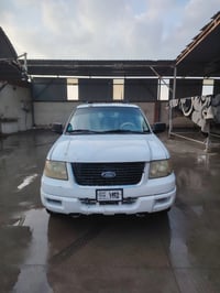 اكسبديشن ٢٠٠٥ • V8 • رقم صلاح الدين