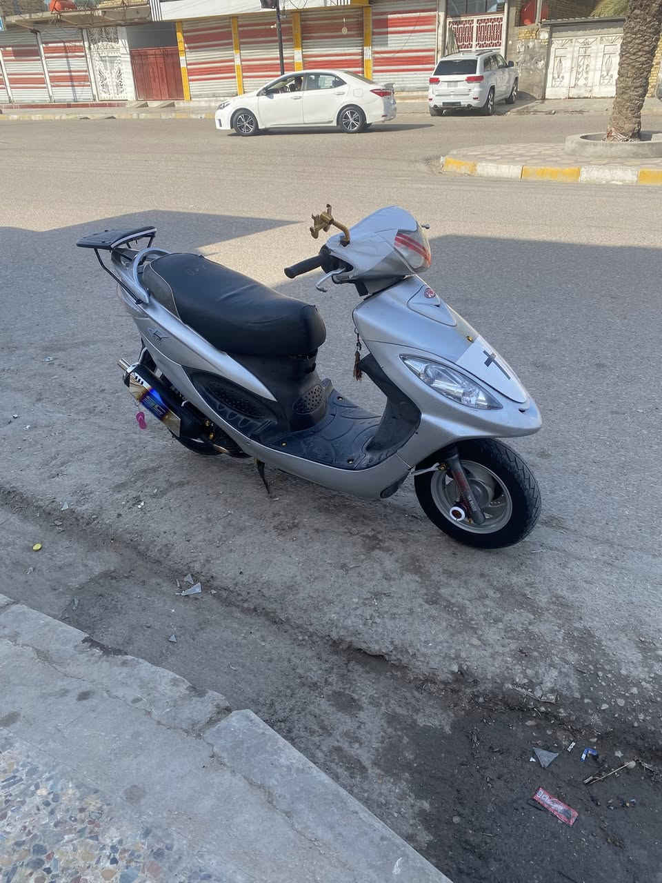 سلام عليكم دراجة  كامكو   بوليس مكينة 150 كفالة عامة دراجة حلوة نظيفة ومرتبه وبيها ترتيبات ما ها ناقص أي شيء سعرها 750  بيها  مجال ***********
