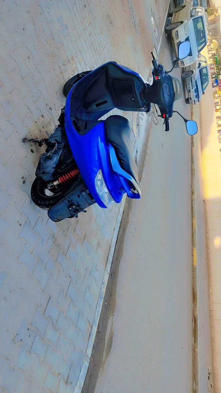 فراشة للبيع كلشي شغال لاتكلي شنو تفاصيلها 
مكينة مامفتوحة خشنة
***********
