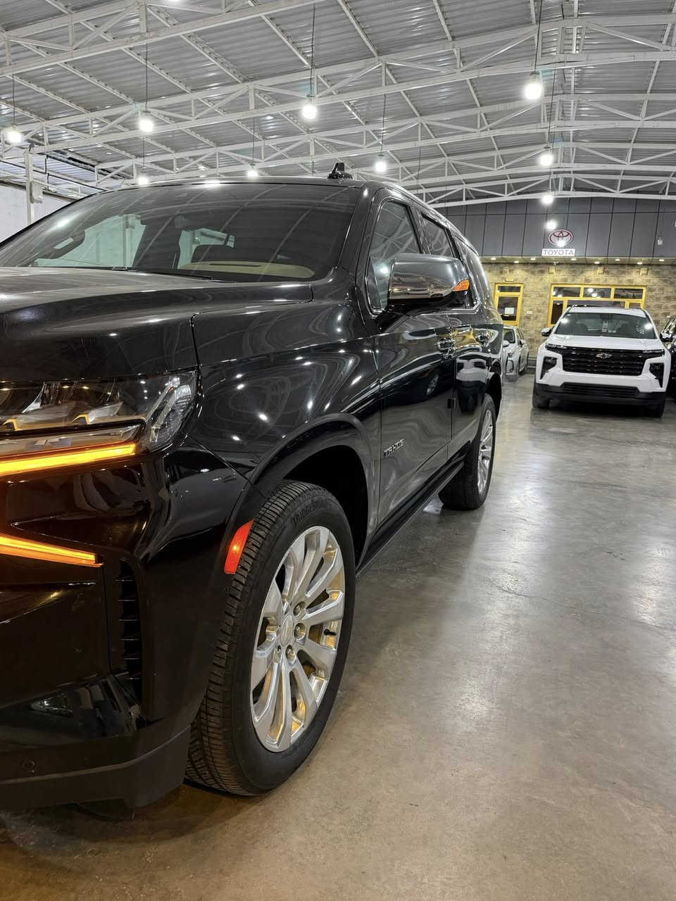 السلام عليكم
تاهو 2023 برايمر خليجي 

كفاله عامه من الصبغ والبارد والشخوط 

بيها نضام دشكام كامره تسجيل صوت وصوره امامي خلفي

محرك 8 سلندر 

مااشيه.  62 الف 

السياره فول مواصفات 

🛑 جكات 

🛑 داتا شو 

🛑 كيجات الكتروني 

🛑 ٥ كاميرات 

🛑 حساسات ٣٦٠ درجه 

🛑 كشنات كهرباء حار بارد 

🛑 رادار امامي خلفي جانبي 

🛑 داخل جلد 

🛑 شاشات خلفيه 

و وشاشه اماميه 

🛑 دوسات كهرباء 

🛑 صندوك كهرباء 

وباقي مواصفات البرايمر معروفة 

وغراضها كامله من كلشي 

العنوان:  بغداد الكريعات شارع المعارض معرض اليمامه

للاستفسار 
***********
***********
