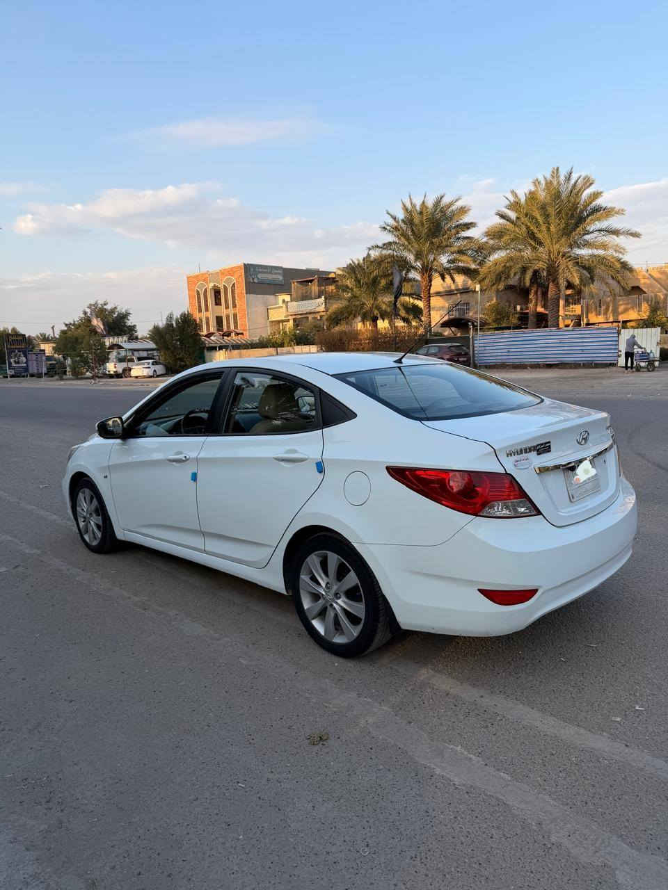 اكسنت 2012 بلو السياره جديده ومكفوله من الصبغ والتعديل والتبديل والبارد والشخوط حتى الدعاميات..
فووول موصفات رقم بغداد
محرك 1600..
فتحة سلايد..
اشاير بل المري..
شاشه وكامره..
ويل كب.. 5
تبريد تدفئه كله على وضع الشركه...محرك كير برغي ممفتوح بيها..
5 تجاوي... اربعه دسك.. دبل ايرباك...
السياره جديده وعلى ايدي وجاهزه للاخير..
..... ***********..... مكاني بغداد الكرخ شارع الضغط قرب الاعلام..
