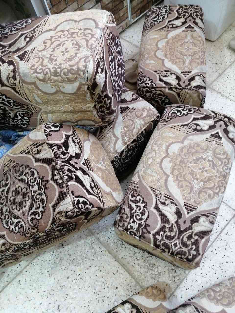 جلسة ١٠ دواشك و ٣ زوايا و١٠ مساند و ١٥ تكيه السعر ١٥٠ قفففففل العنوان رميثة ما عندي توصيل


**إذا كنت صاحب هذا الإعلان وتريد حذفه لأي سبب، رجاءا أرسل رسالة إلى الدعم الفني**