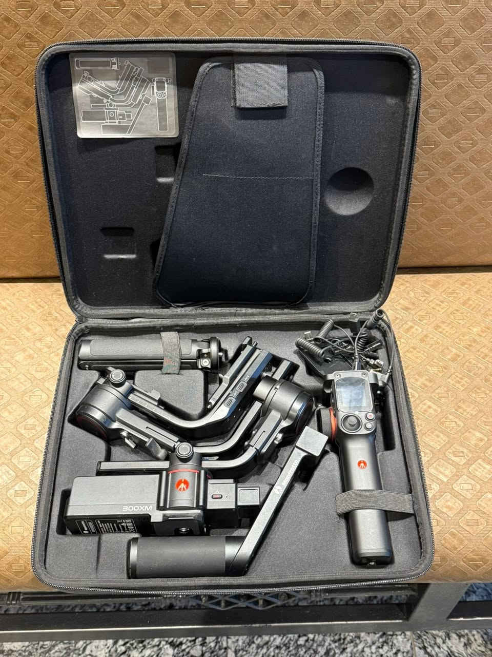 جهاز رونن للبيع مثبت كامره شركه مان فروتو مستخدم مرتين نظيف جداا مع حقيبه كامل الملحقات السعر 250 الف وبي مجال بسيط للتواصل الاتصال 
***********
