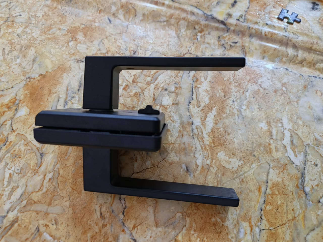 كلمن وسعره مكتوب عليه ***********
