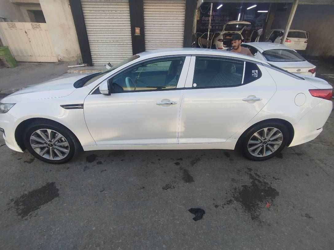 السلام عليكم ورحمه الله 
اوبتيما 2013 فول عدى البانوراما 
بصمة دخول وبصمة تشغيل 
دشبول كادينزا  محرك 2400 
خليجي باسمي رقم اربيل مداور ثاني يوم 
سنوية لل2030 هزة الشهر 10-2026
ضررها 3 قطع بدون دواخل وقبق جنطة مبدل اصلي نفس اللون بالضبط  والبقية كفالة عامة سيارة جاهزة ع اخر حباية مسويلها إدامة كاملة منظومة بانزين بلكات إلى آخره تخم تاير جديد سيارة 5 ويلكب 
منظومة زنون شمسي عالي ناصي م يحاسب عليها المرور شرط اللايت نهار 
حساسات خلفية -بك لايت ليد 
السعر المطلوب 130$ وبيها مجال قليل 
مكاني واسط قضاء النعمانية للتواصل 
***********
*********** متواجد واتساب فقط النعمانية, واسط
