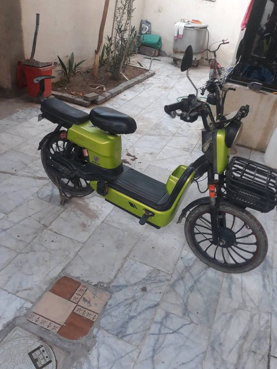 السلام عليكم دراجة شحن حجم 20 للبيع بطاريات جدد مديل 2026 الدراجة ماناقصهة اي شيء بس لبس لبكلايات لورة مايطلع ضوة السعر 250 وبيهة مجال الدراجة حلوة وسريعة سرعتهة 50 حقيقي مكاني البصرة ابو الخصيب  ***********
