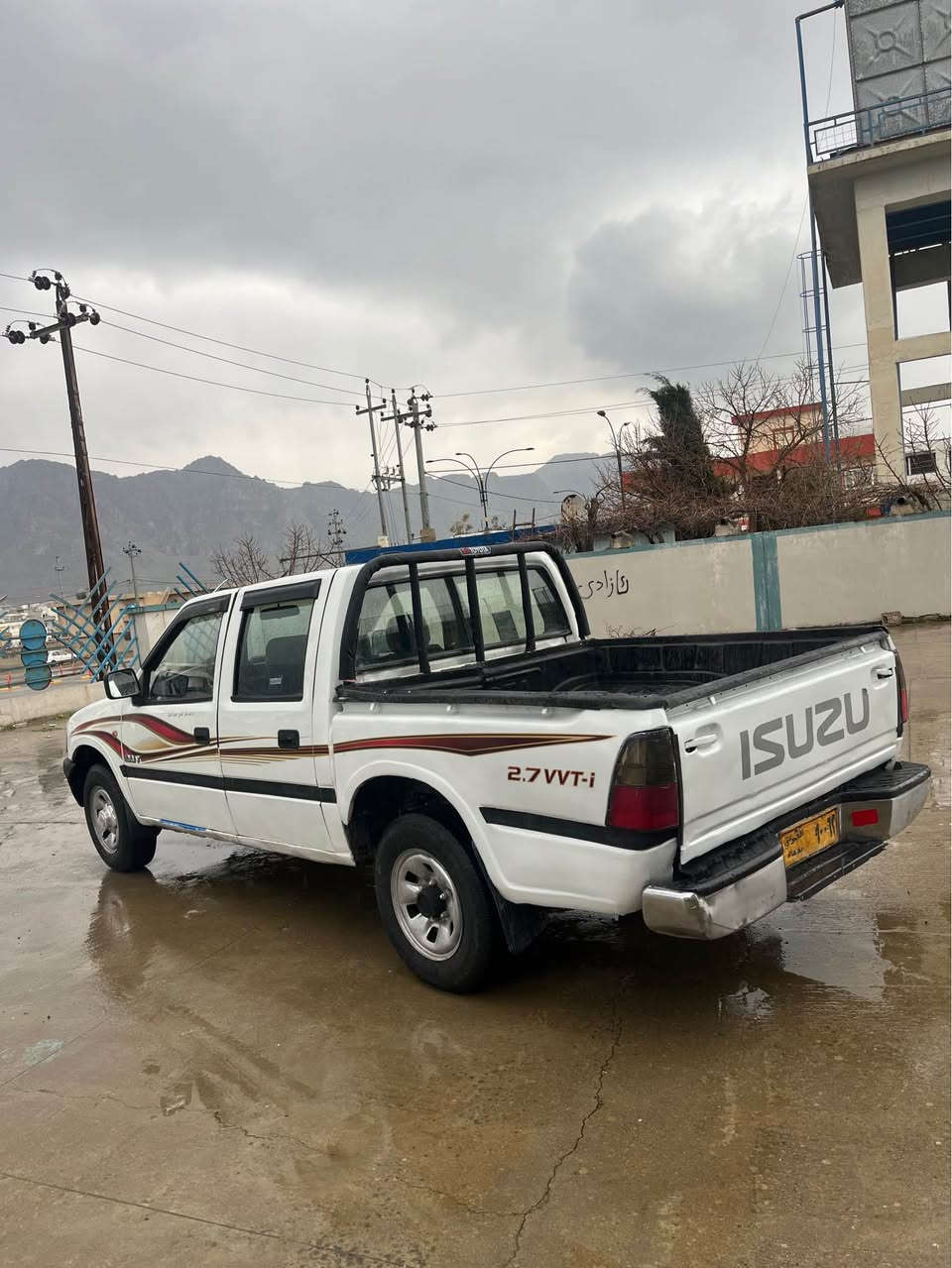 ***********
***********
ئایسوزو مۆدیل ٢٠٠٢. ئارم پلاستیکی سلێمانی بە شەرتی ئەوەلیات رەقەم ئەسڵی   پشت و پێشی کەپس. زۆر زۆر جوانە سەیارەکە.   گێر و مەکینەو ئەکسلی بە شەرتی فیتەر. جوار تایەی ویلی لۆک تەبرید ساردو گەرم بە شەرت. سعری خوار بازارە  تەنها ٤٥ گەلا و محامەلە
ژمارەی خاوەنی 
***********-*********** السليمانية, العراق
