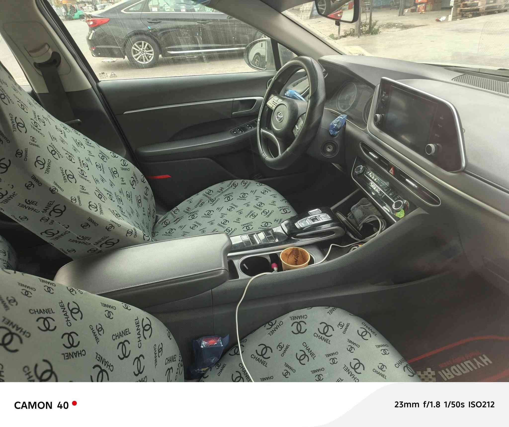 سوناتا 20 بسمي ماشيه 124 ميل
مواصفات عادية 
رادار أمامي تحديد مسار اطفاء ذاتي تحكم استرين درايف مود  اربعه وضعيات 
والسيارة بيه سونار والصور الحادث بالمنشور 
سعره 138 
***********
