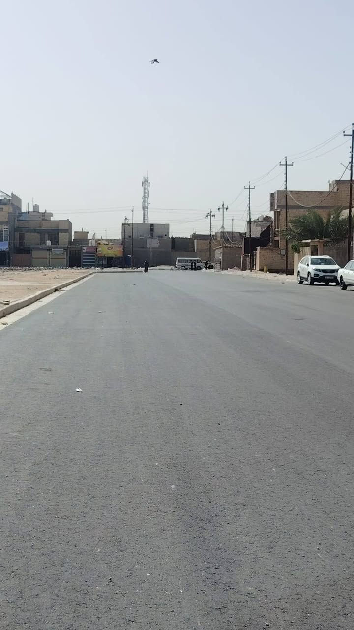 دار للبيع طابو صرف المساحه 100 متر  
منطقة الطاقه قطاع 18 
عرض الشارع 20 متر على الشارع العام 
للاستفسار التواصل خاص او واتساب 
***********
