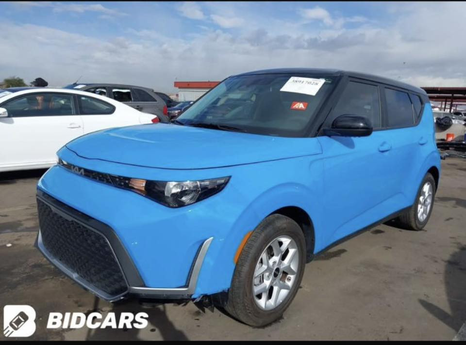 السلام عليكم كيا صول 2023 حادث بسيط بس بلدعاميه من الاسفل موضح بلصور وموجود الشاصي واجت من امريكا بيها رش جاملغ خلفي وباب خلف السائق كلير بدون حادث اومعجون  تريد طلع الصور مواصفات كراسي كهرباء بصمه شاشه السياره نضيفه جداً ومابيها اي نقص السعر 160 ورقه وبيها مجال بسيط للشراي للاتصال والاستفسار *********** السياره بأسمي تحويل ثاني يوم مكاني بغداد شارع فلسطين
