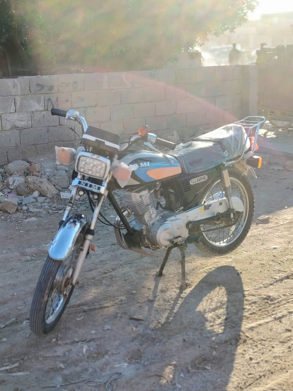 السلام عليكم دراجه نامه لبيع اوراق صولي شاصي 19 تعمير ٢٢ السعر ٦٠٠ وبيه مجال مكان شطره الرقم ***********
