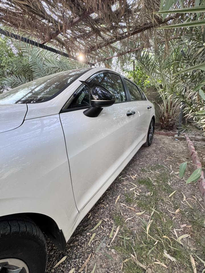 السلام عليكم k5 للبيع موديل 2022 خليجي
مواصفات السياره  
بصمه 
ويل كروم 
 المحرك 2000
ماشيه 107 
لد نهاري
شاشه لمس 
زنون
تحكم ستيرن
تشغيل عن بعد
يدات نيكل
حساس امامي
حساس خلفي 
لد خلفي 
اشاره بالمري
بيها شخطين كلش صغار بالجاملغ الايمن الامامي 
ومامكحلهن ..سعر 183  
مكان السيارة بالنجف امانة الله السياره ع وضع الشركة 
***********
