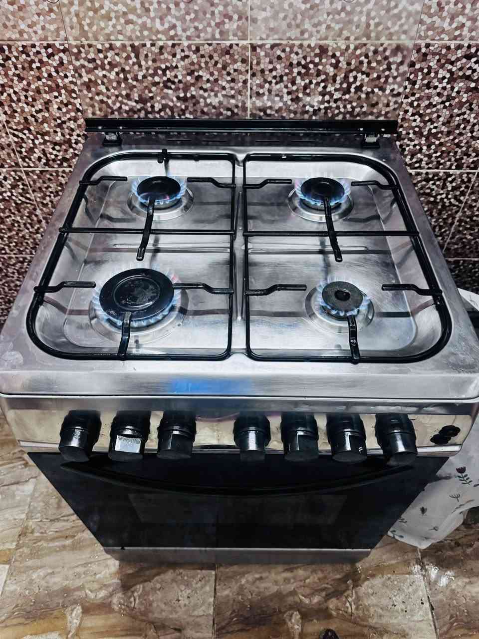 طباخ ٤ عيون نضيف شغال كامل
فرن ٢ صينيه نضيف حيل 

سعر ١٣٠ الف


**إذا كنت صاحب هذا الإعلان وتريد حذفه لأي سبب، رجاءا أرسل رسالة إلى الدعم الفني**