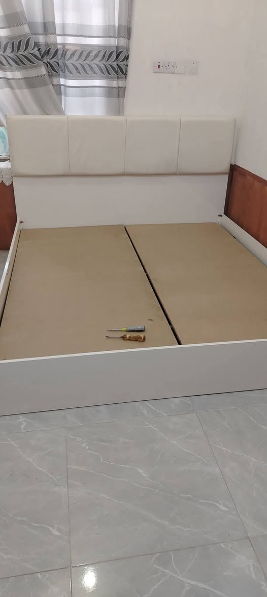 كنتور صاج حطاطة نظيف جدا 225 وبيه مجال ..تخت نفرين 50 الف
العنوان.. الكرابلة قرب الناحية 
***********..متوفر واتس على الرقم
