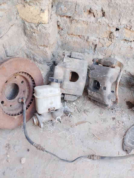 عندي هاي الدعاميه بيها كسر بصيط او شباج الفوك او جامات مال ماصدات او شريط مال هورن للبيع قيم واخذ مامحتاجهن ***********او عندي غراض مال اسبكتره مشط على فحص او قفل باب اوبوربرين امامي مع افجوج العدد 3اوعنبار بس واشرات عوزه
