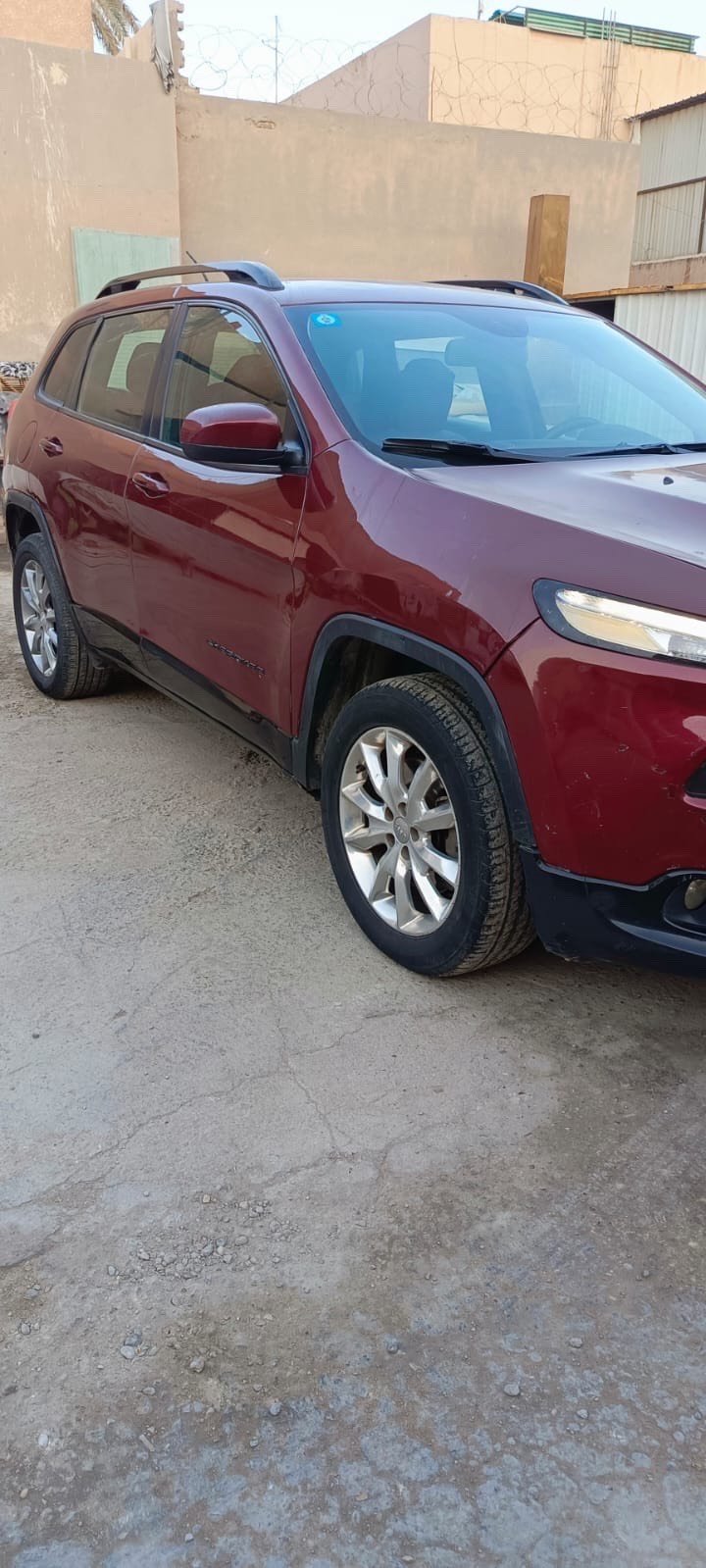 سلام عليكم جيب بزون  مديل 18 رقم بغداد مشروع وطني مكان السياره ميسان