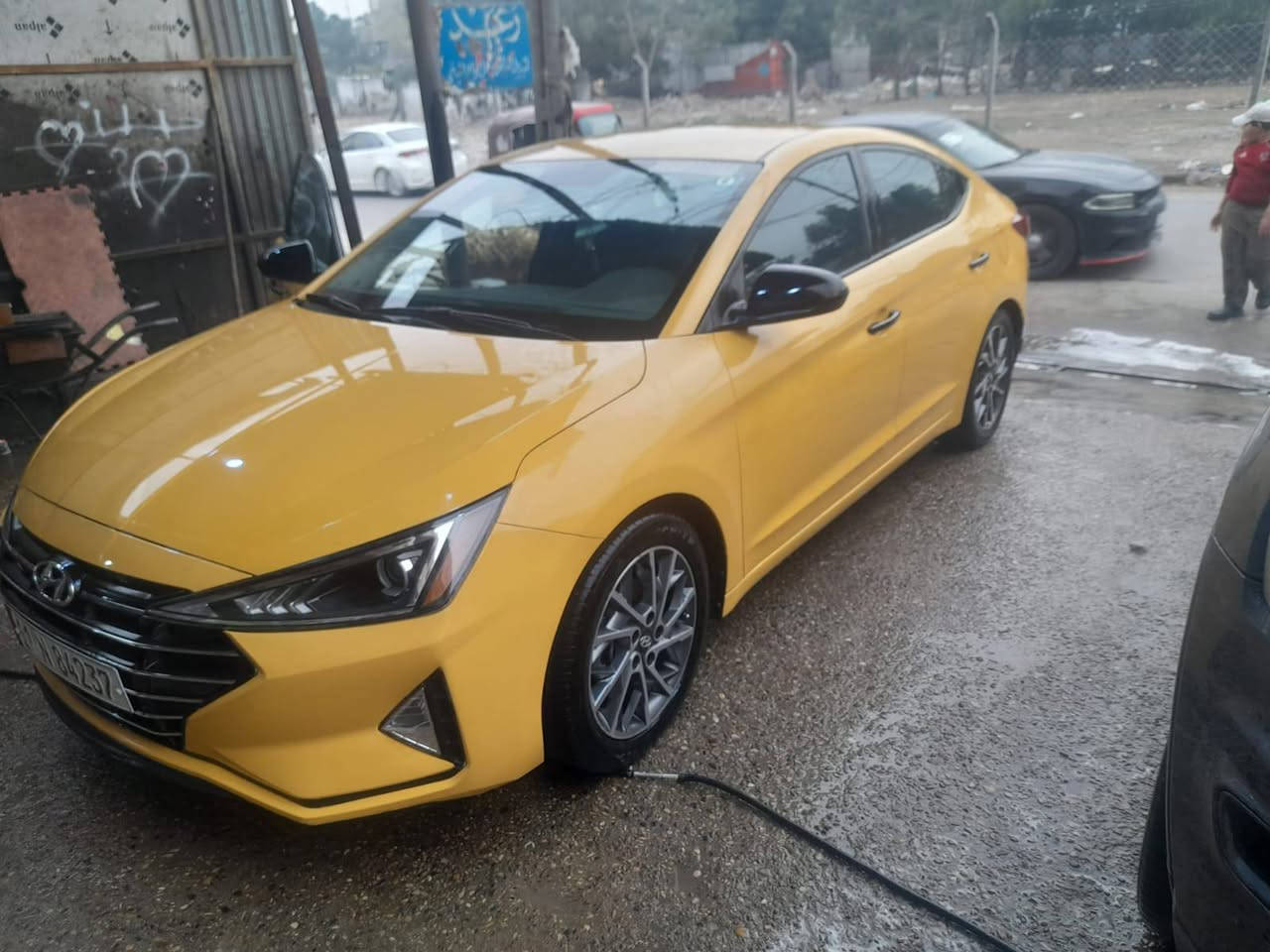 سلام وعليكم النترا موديل عشرين محور اي تي فول ماعده السقف ولبصمه حادثهه موجود بسونر مكان بغداد جديده بيهه خيط تبخيرقليل السعر 140 وبيهه مجال ***********
