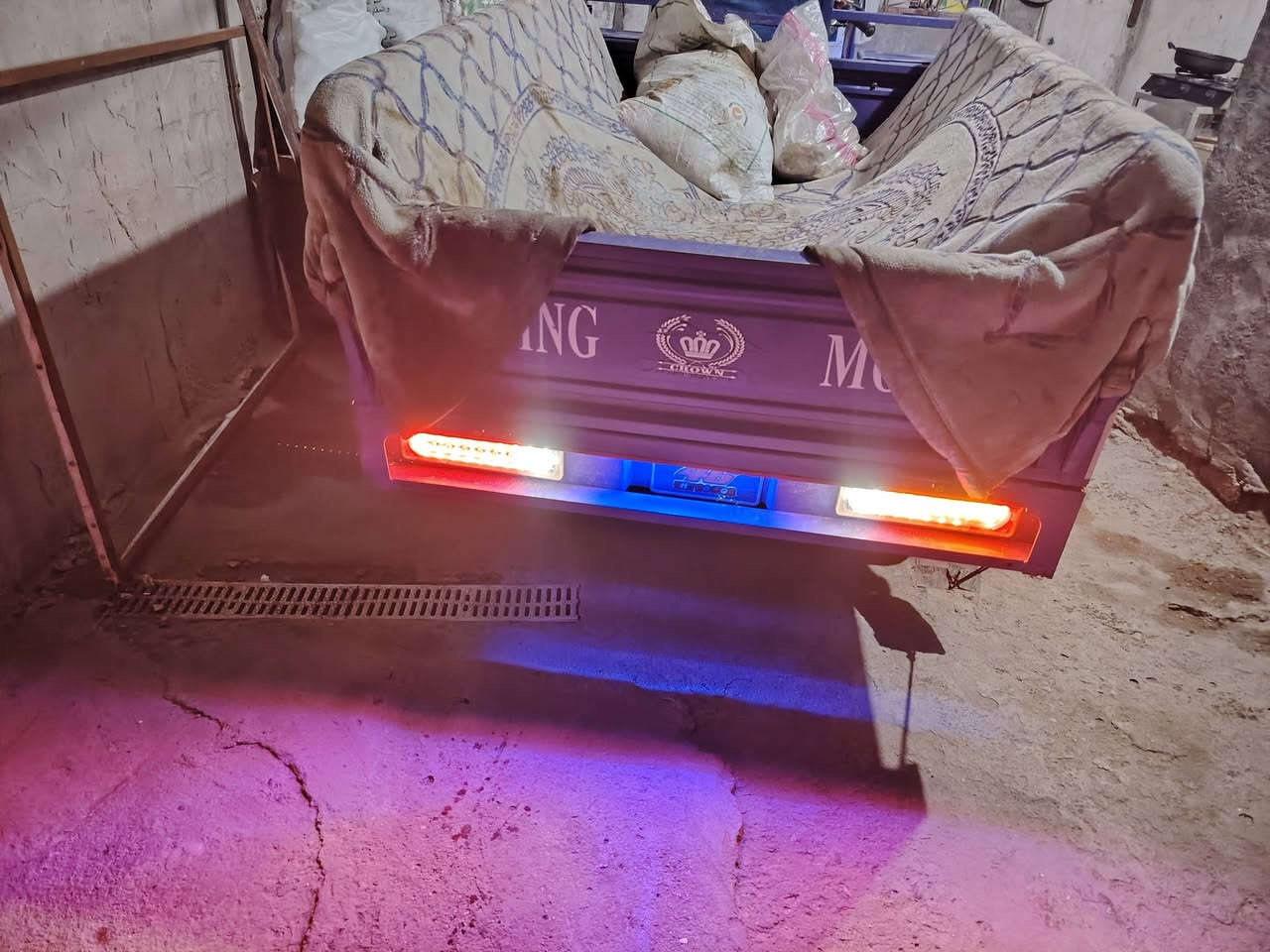 ستوته للبيع
موديل 21. طالعه ٢٣
جمره
مكفوله
سعر
ثنين اوربع قفل
***********
