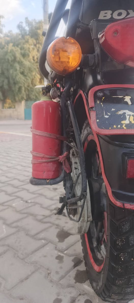 سلام عليكم بوكسر للبيع مديل 22 تجفيت شركه كلشي جديد لا تنقيص ولا تبخير ماشيه حقيقي كلجات يراد تبيدل تعبانه شويه ويراد قبق تانكي بانزين كلشي مبيه كلشي كامل بيه  اوراق كامله 
مكاني بغداد الاعظميه


**إذا كنت صاحب هذا الإعلان وتريد حذفه لأي سبب، رجاءا أرسل رسالة إلى الدعم الفني**