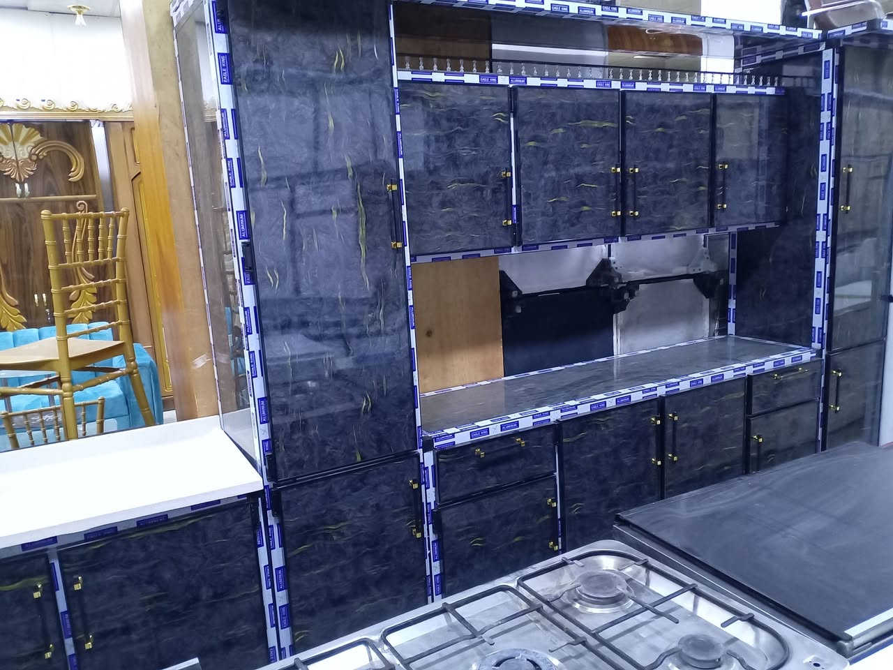 السلام عليكم كاونترات للبيع جمله لاصحاب المعارض ***********
