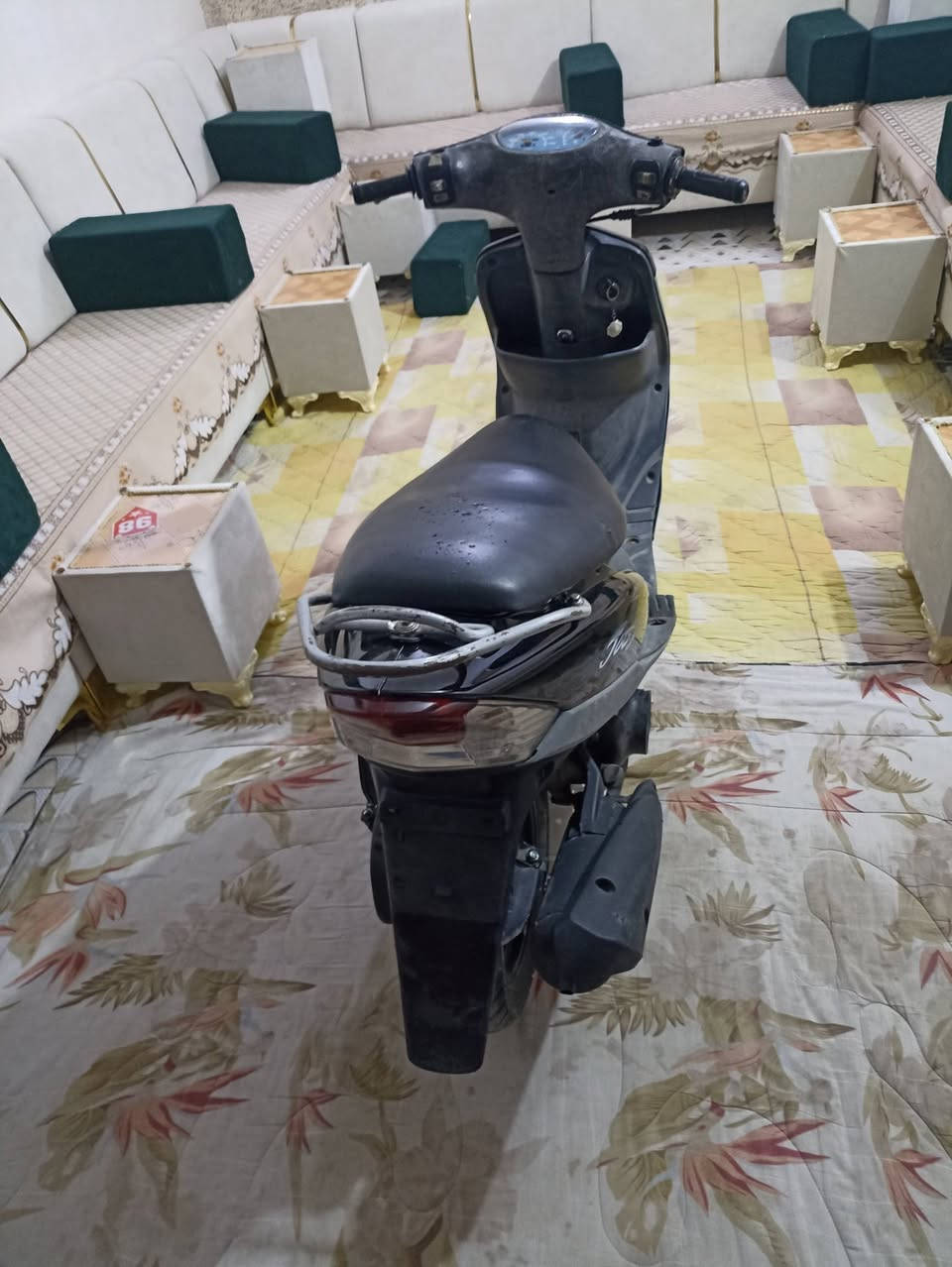 دراجه ماكس منغولي بوشه 50 بلاد نظافه 90% كامل مواصفات كل نقص ما بيها مكاني ناصريه  الشهداء ***********
