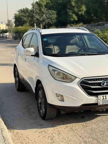 السلام عليكم 
توسان ٢٠١٥ خليجي رقم بغداد بسمي
محرك ٢٠٠٠دوش ع وضع شركه سياره مال جناي على ايدنا نظيفه ومابيها نقص و احله من الصور تبريد بحاله جيده نصبغ بيها البنيد فقط بدون دواخل و بدون حادث او تبديل  
السعر  ١٥٠مجال حك الجيه فقط 
مكاني بغداد قرب ساحة عدن 
 للاستفسار   *********** مهندس حسين
