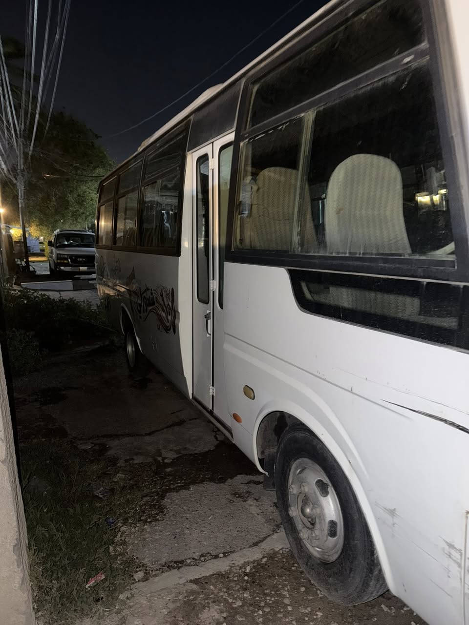 للبيع صالون كامل
مشروع حلاقه متنقل 
يحتوي على 4كراسي حلاقه 
مغسله شعر 
شسوارات 4
ديكور كامل 
ومستلزمات كامله 
المشروع يرهم يم الجامعات او مكان ثابت حسب اختيارك 
للستفسار ***********
