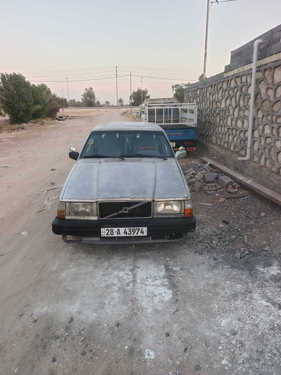 للبيع فولفو حجم 740 رقم نجف انجليزي باسمي هزه جديده ثانويه جديده محرك وكير بلاديات جدد بخاخ اوتوماتيك حداديه جديده تخم تاير جديد كهربائيات كلها شغاله دواخل جديده بدون ضربه بدون صبغ بدون تبديل سياره كلش حلوه       السعر 34 وبيها مجال قليل ***********
