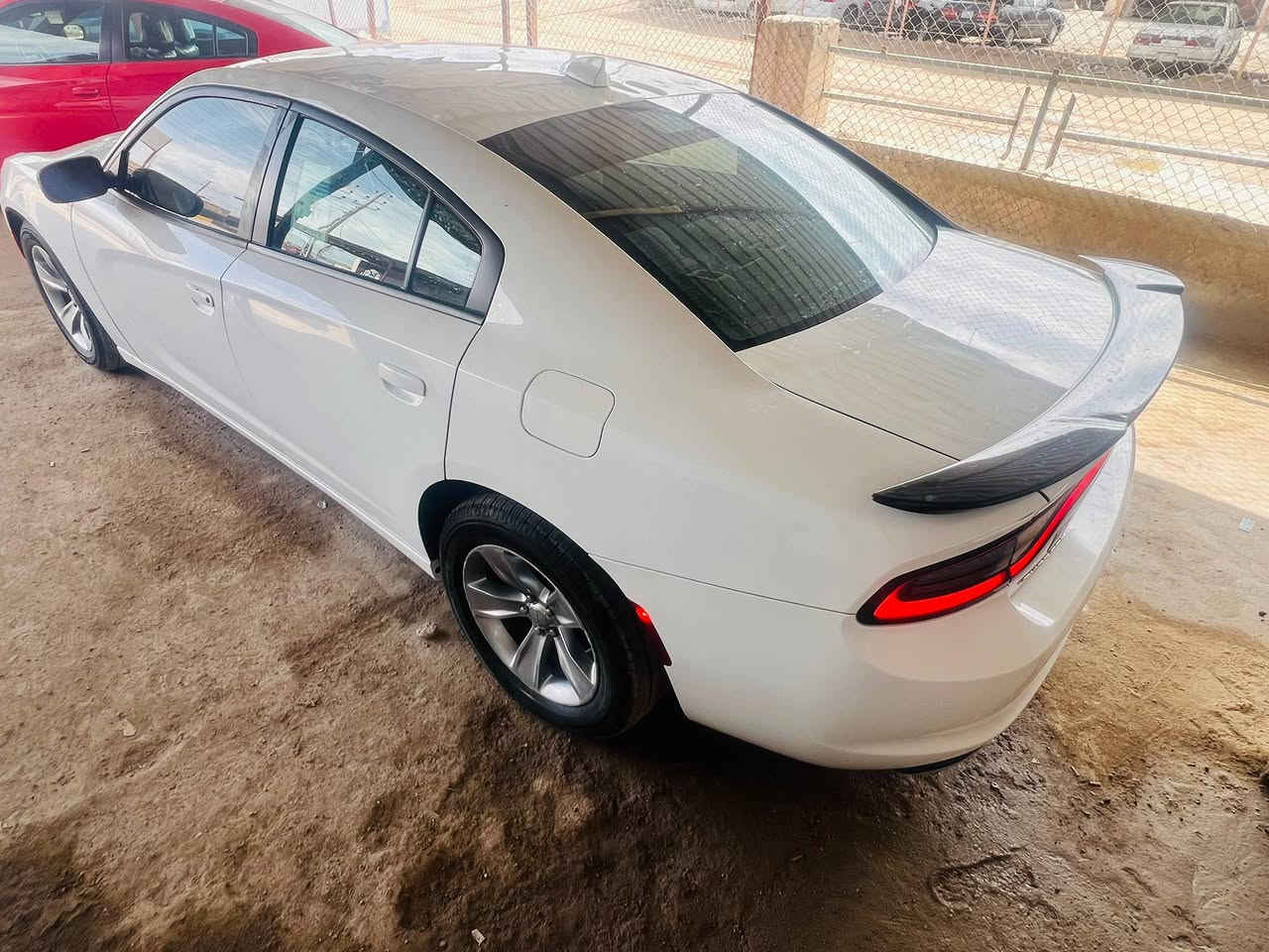 السلام عليكم
دوج جارجر موديل 2023  اصل حره بدون ارقام منفيس بأسمي تترقم جميع المحافظات وارد أمريكي حادث سرقه السيارة وشادين قطع وصابغهن صور السونار بالمنشور وبيها تعديل بارد بالقماره من امريكا موضحه بالصور 
مواصفاتSXT معروفه كشنات حضن مخمل حساسات شاشه كبيره تحكم ستيرن مكينه وكير جديد محرك 6 سلندر وباقي المواصفات معروفه السعر 155 وبيه مجال 
مكان السياره البصره قضاء القرنه 
للاستفسار الاتصال/ ‭0788 498 6898
