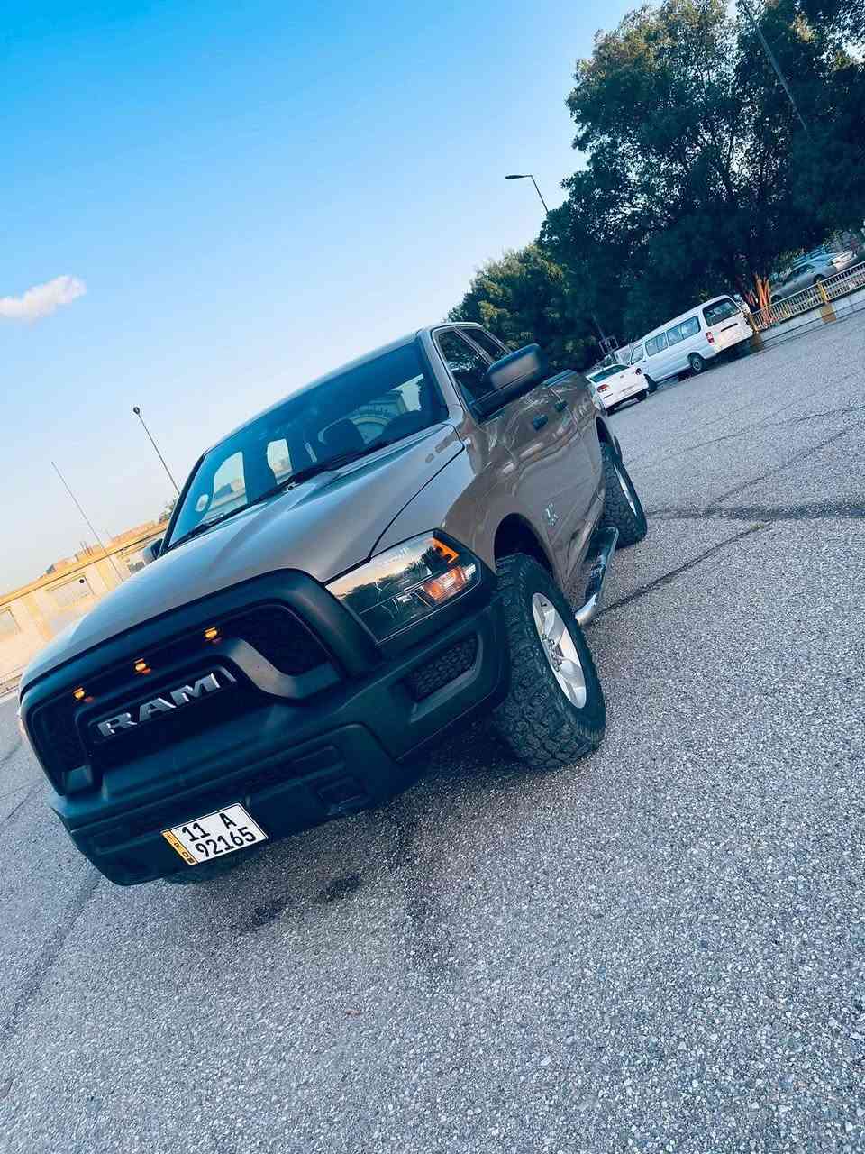 السلام عليكم عندي دوج رام ٢٠٢٢ مصبوغه عام تغير لون مكينه ٣٦٠٠ فور ويل ماشيه ١٣ الف السياره جديده بمعنى الكلمه كير مكينه صدر تبريد مابيها اين نقص على اخر حبه ترايك وين متريد مواصفات عاديه كير ماوس شاشه جبيره كامره حساسات تحكمات للبيع او المراوس السعر 185 وهذا رقمي *********** بغداد, العراق
