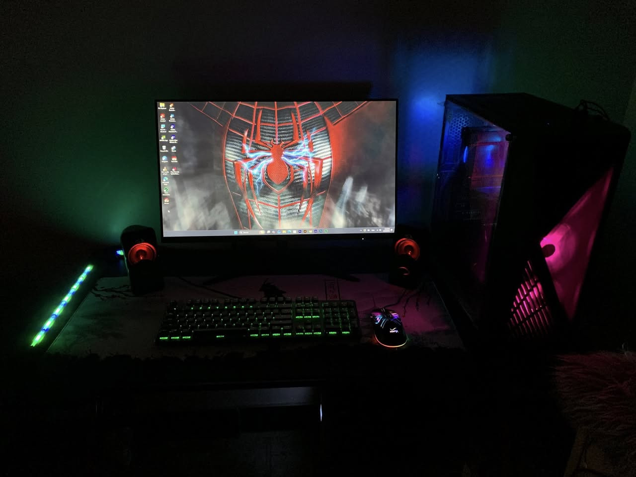 السلام عليكم  PC
المواصفات :
H610
i5 12
Ram 16 1x16 rgb 3600
RTX 4060
P.S 650
FAN RGB 3 كيس
M.2 1t Lexer
Aoc 100 hz 27 ing مع شاشه
وماوس باد
وسماعات خراجيه ريددراكون
وكيبورد hb كيمنك ميكانيك مع ماوس
ubs 1kvg
اونلاين
السعر مليون و 200الف ابيع كامل استخدام قليل كلش حته الكوارتين وياها محتاج واريد ابيع مكاني البصرة ماعندي توصيل


**إذا كنت صاحب هذا الإعلان وتريد حذفه لأي سبب، رجاءا أرسل رسالة إلى الدعم الفني**