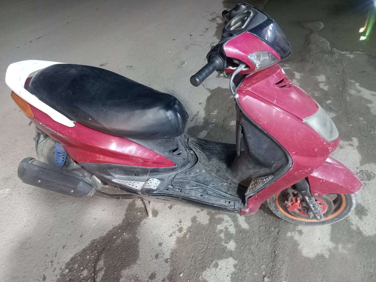 للبيع سكنس نثيه 140 كهربيات كله شغاله محرك ناعم
لاتبخير ولاشي بيه ملاحضات بسيطه سعر 350 
 مكان بغداد حي النصر ***********
