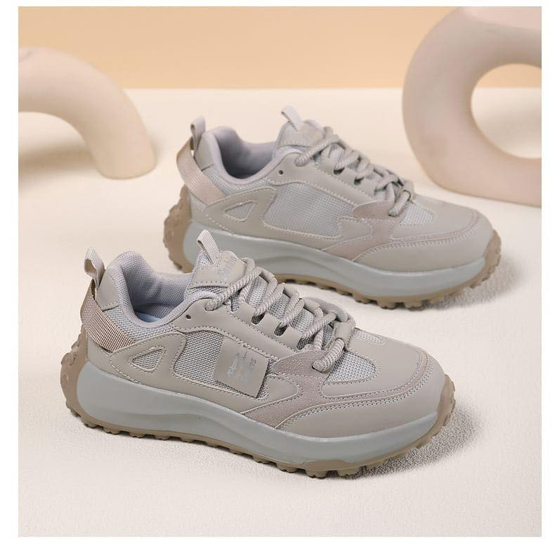 توفر✨✨✨✨
حذاء كوالتي عالي 
قياس ٤٠
________________
ومتوفر قياسات وموديلات مختلفة


**إذا كنت صاحب هذا الإعلان وتريد حذفه لأي سبب، رجاءا أرسل رسالة إلى الدعم الفني**