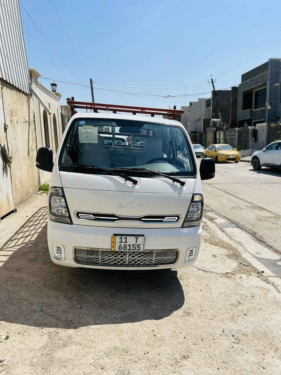 اللهم صل على محمد وآل محمد 
السلام عليكم 
للبيع سيارة كيا 2700مثل ماوظح بلصوره 
لون أبيض تخم تاير جديد +تغليف بدي +تغليف تنته سيارة كامله جاهزه للشغل   رقم بغداد بسمي 
عنواني بغداد بلديات 
سعر 168$بيه مجال قليل حق الجيه 
للاستفسار ***********
موديل سيارة 2025
