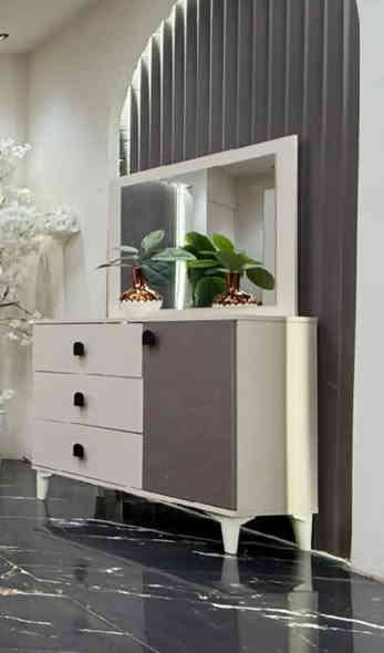 غرفة نوم تركي موديل توريا 2*
*سرير مخزن* هيدروليك
ابواب 4 نرماده 
مجرات ثلاثيه فتحه كامله

❇️ 5 قطع      كنتور 220
❇️ ميز تواليت ضخم
❇️ شغل ممتاز
اناره بل كومديات 
يدات الكنتور طويله ⭕️⭕️⭕️⭕️⭕️⭕️⭕️⭕️⭕️
للحجز ***********
***********
#تصاميم_غرف_نوم_مودرن 
#اثاث_منزلي_حديث_غرف_نوم 
#اكسبلور 
#creatorsearchinsights
