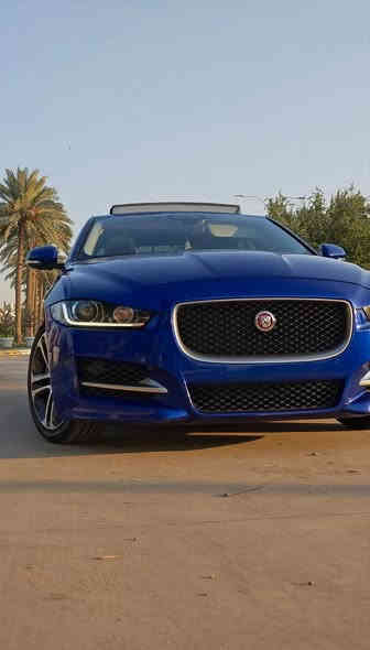 جاكوار JAGUAR XE 2019 خليجي وكالة سردار ماشية 99 الف، رقم بغداد. فئة سبورت.
المواصفات: محرك , سعة 2.0 لتر (Turbo) , سقف بانورامي, مقاعد جلد رياضية مكيفة, كاميرا خلفية, حساسات استشعار خلفية + أمامية, بصمة تشغيل/ اطفاء المحرك, تشغيل عن بعد, دخول ذكي (بصمة دخول لاربعة ابواب) , مصابيح ضباب امامية (كشافات), ازرار تحكم متكاملة مدمجة بالمقود (بلوتوث + نظام صوتي + مثبت سرعة), شاشة معلومات وترفيه وسطية كبيرة جدا, نظام تكييف مزدوج المناخات (dual zone Ac), نظام مراقبة النقطة العمياء في المرايا الجانبية, , نظام الرؤيا الليلية.
معلومات المركبة: جاكور XE موديل 2019 ,سيارة نظيفة جدا بدون صبغ    
الهاتف موجود واتساب. ***********

