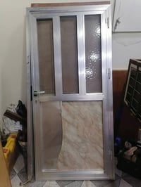 باب المنيوم مع جرجوبة وباب خشب سوكي للبيع  بسعر مناسب تواصل 0782926351...